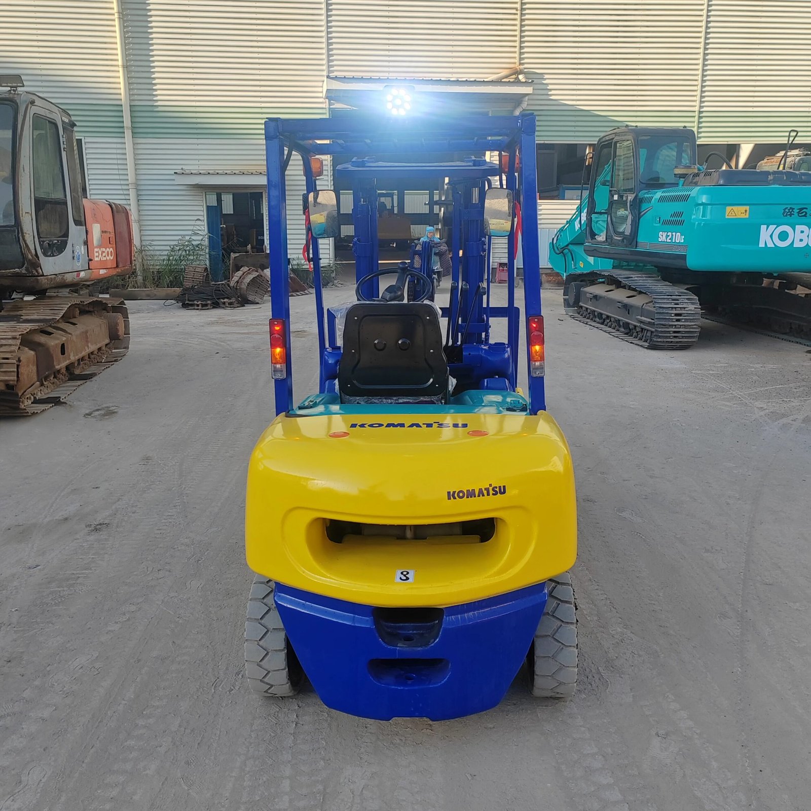 KOMATSU 30 Forklift 3 Ton Center Cylinder Lateral Shift Used Japan