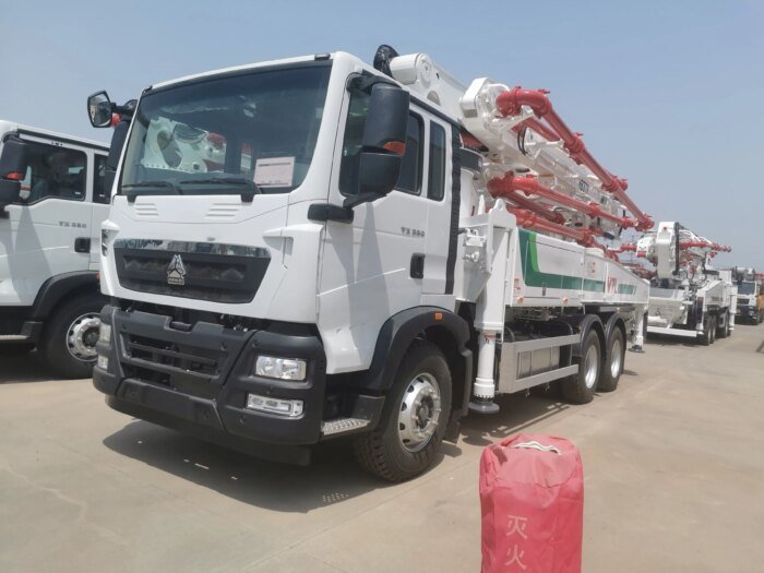 HB43V 43m Concrete Pump Truck 170m3/h Output Sale - Image 2