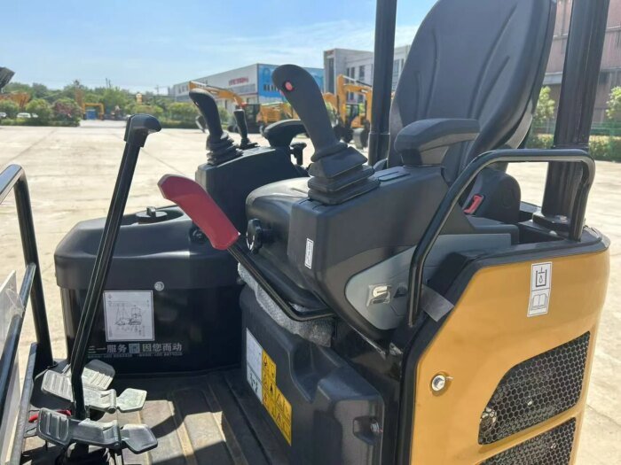 SANY SY18U 1.8T Micro Excavator 14.1HP Yanmar Engine 0.05m Bucket - Image 4