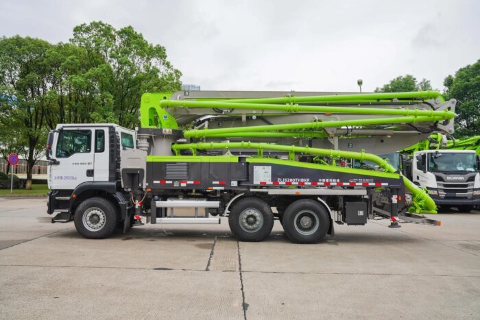 ZOOMLION 40X-5RZ 40m Truck-Mounted Concrete Mixer Pump - Image 3