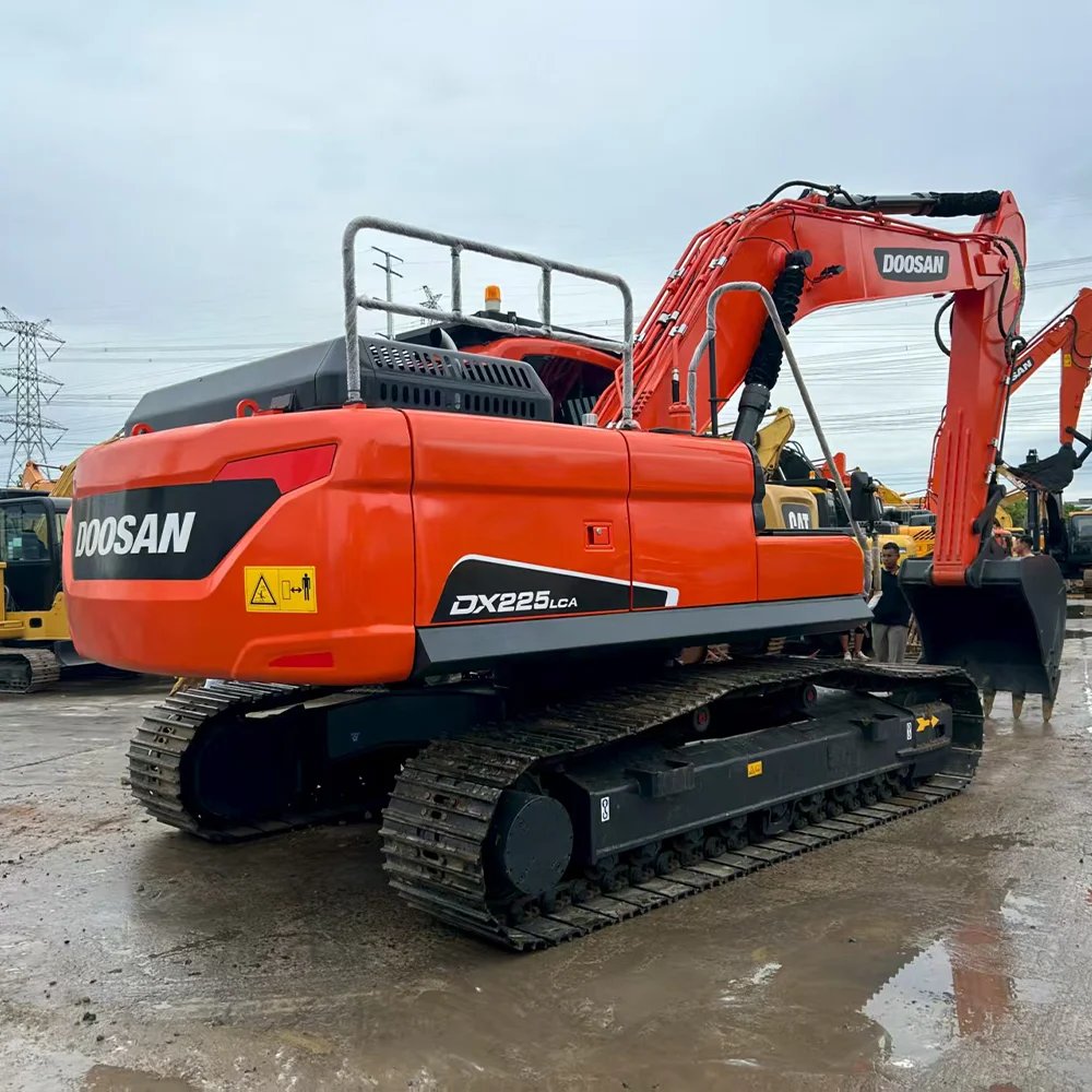 Used Doosan DX225 Excavator 95% New Good Condition Sale