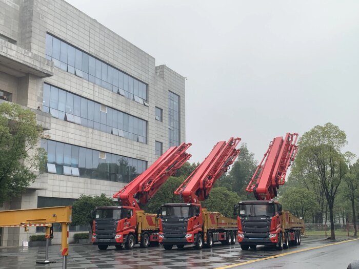 Hot Selling Wireless Remote Control Concrete Boom Pump Truck - Image 2