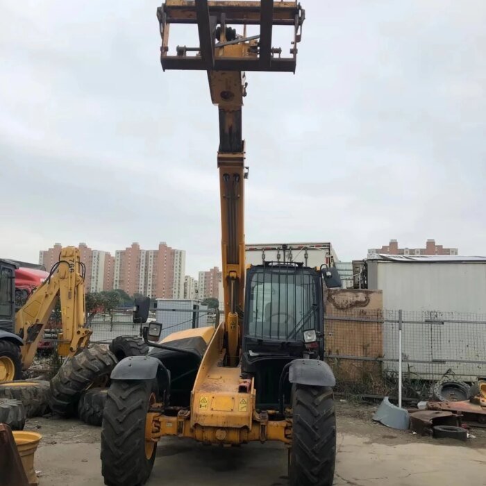 Used JCB 530 Forklift Good Condition Construction Lifting Machine - Image 2