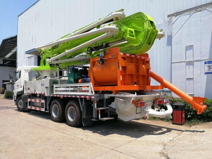 Tiantuo 35m Small Truck-Mounted Concrete Pump for Sale - Image 5