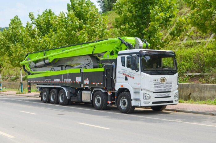 Zoomlion 67X-6RZ 66m 67m FAW Truck Concrete Pump - Image 4