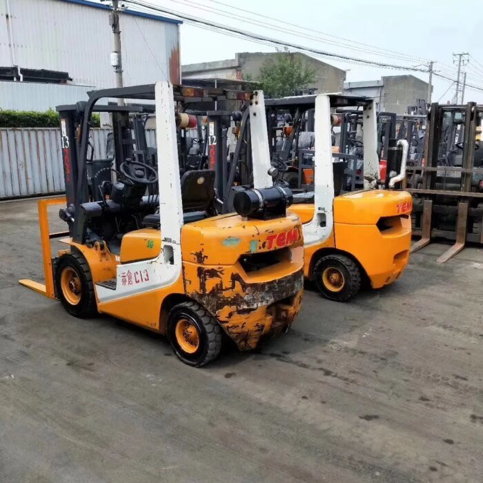 Used TOYOTA TCM 30 Forklift 3 Ton Low Price High Efficiency - Image 2
