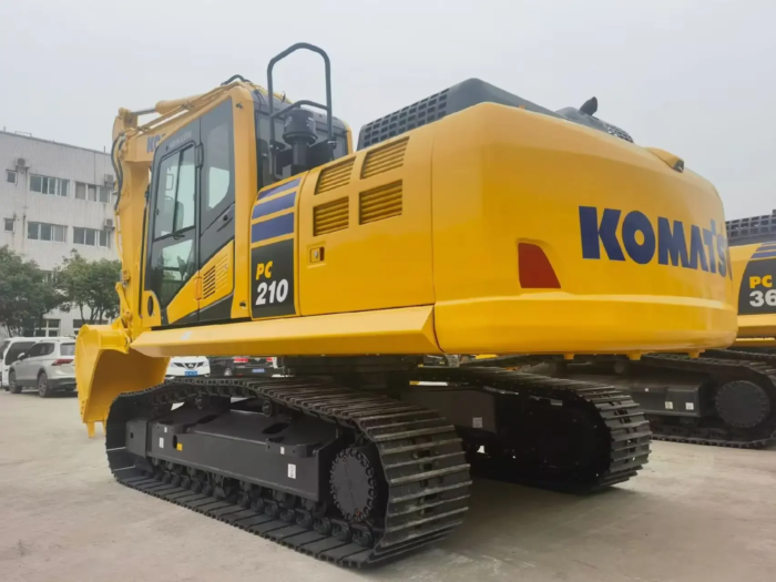Komatsu PC210 21TON 150HP Used Excavator 2021 - Image 2