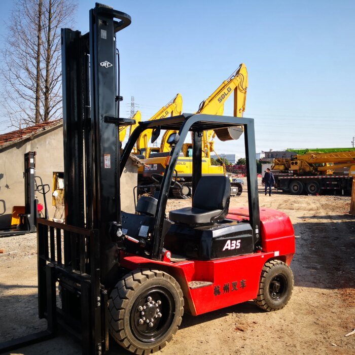 HANGCHA A35 Forklift 4m 2-Section Gantry High Efficiency Used - Image 5