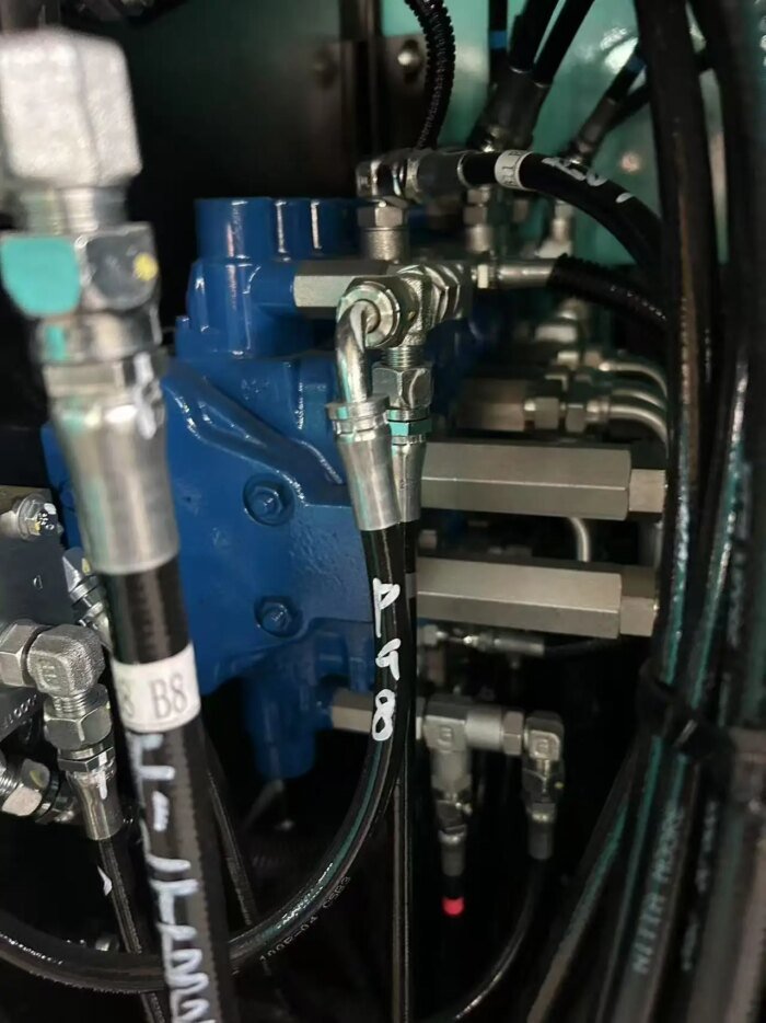 KOBELCO SK60 5.9T Mini Excavator Yanmar 60.3HP Zero Tail Swing - Image 5