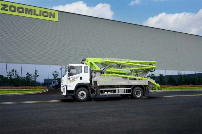 ZOOMLION 31X-5RZ 31m Concrete Pump Truck Sitrak Chassis - Image 2