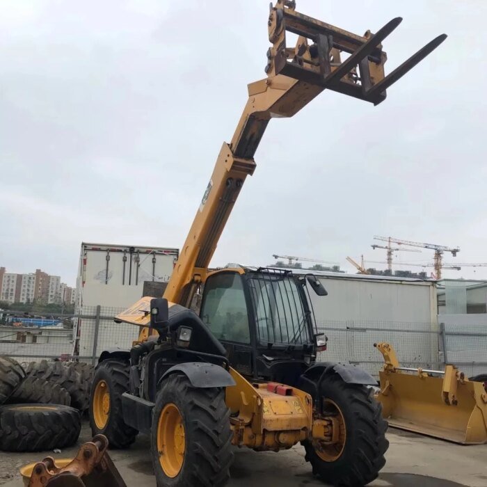 Used JCB 530 Forklift Good Condition Construction Lifting Machine - Image 4
