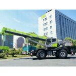 RT70E 70Ton 4X4 Hydraulic Rough Terrain Mobile Crane Truck - Image 2