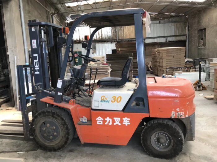 Used HELI 30 3 Ton Forklift Truck Four Wheel Drive Good Engine - Image 3