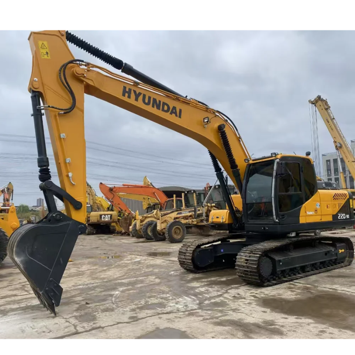 Hyundai R220LC-9S 22-Ton Used Hydraulic Excavator - Image 3