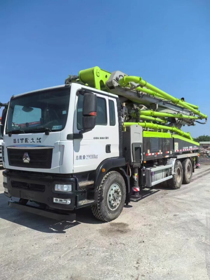 Zoomlion 43m 6X4 Sitrak Chassis Concrete Boom Pump Truck - Image 2