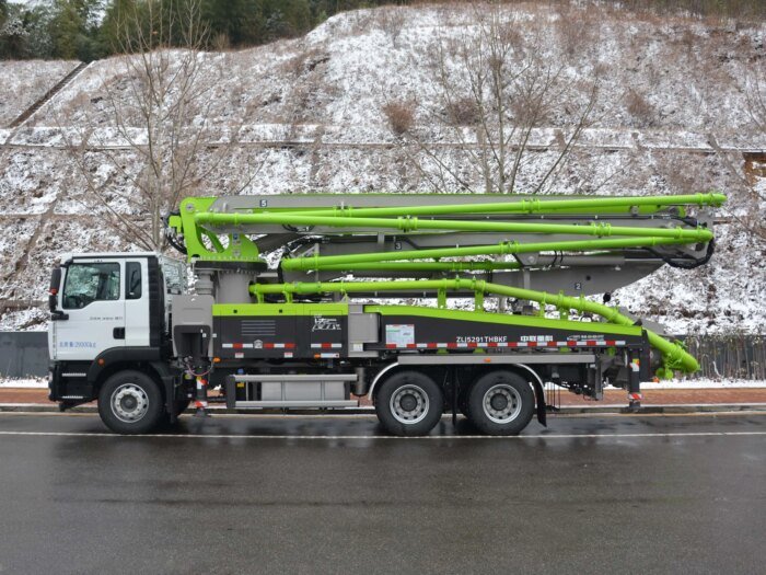 ZOOMLION ZLJ5291THBKF 43X-5RZ 43m HOWO Concrete Pump - Image 3