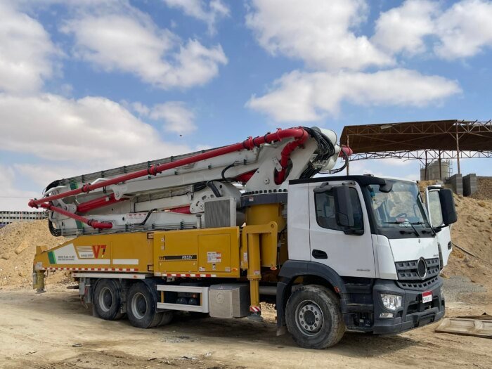 50m HB50V XS50 Concrete Boom Pump Truck High Performance - Image 2
