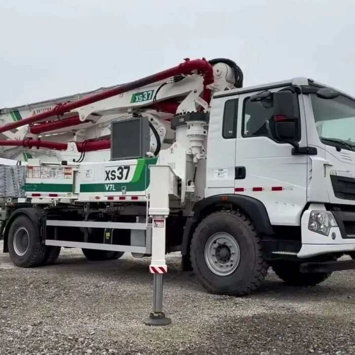 37m XS37 Concrete Pump Truck with Optional Chassis Hot Sale - Image 3