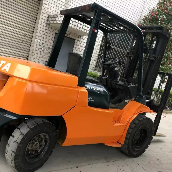 Toyota 50 5 Ton Forklift 4.5m Three Gantry Hot Sale - Image 4