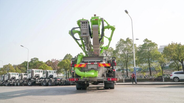 49m 49X-6RZ Truck-Mounted Concrete Pump Cheap Price - Image 4