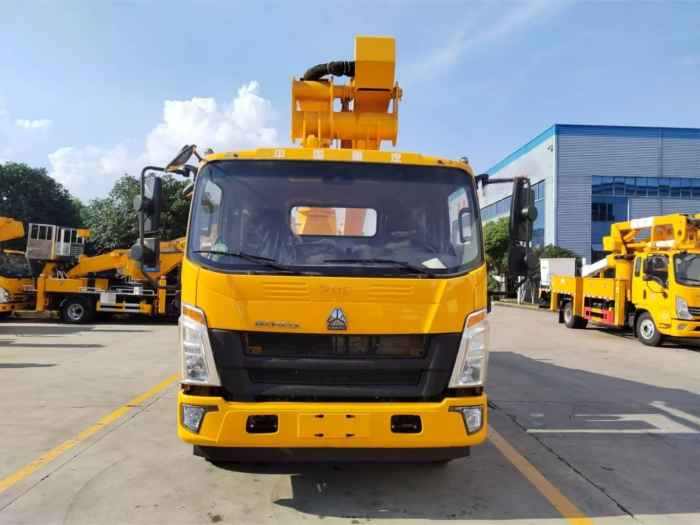 HOWO 15m Self-Propelled Telescopic Insulated Aerial Truck - Image 2