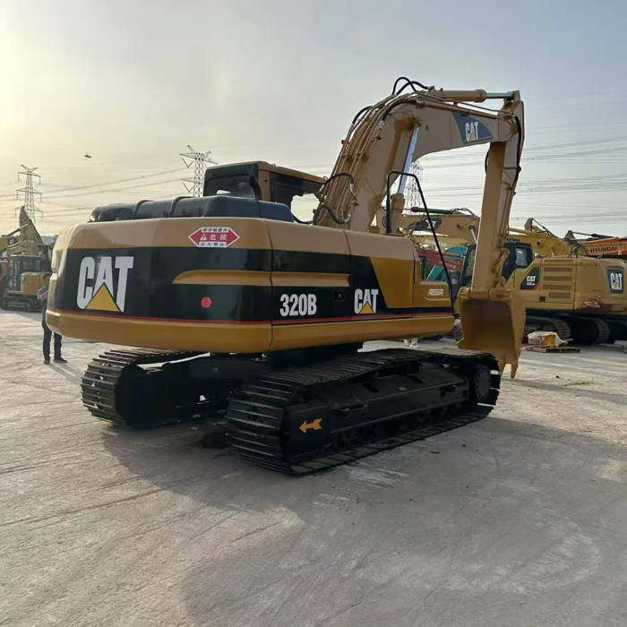 Used CAT320BL Excavator Original Japan Crawler for Sale - Image 3