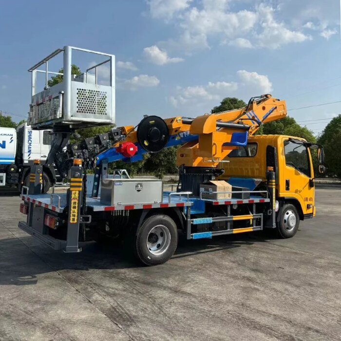 ISUZU 4*2 31M Diesel Aerial Bucket Truck Euro 5 Manual - Image 4