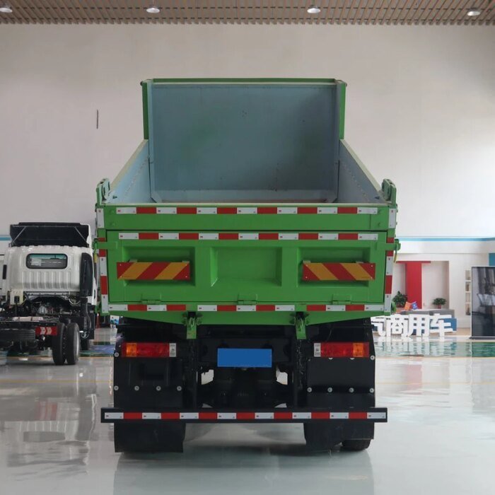 High Rise Hydraulic Man Lift Platform Machine - Image 4