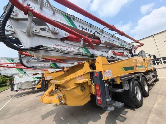 HB47V 47m Concrete Pump Truck Fast Shipping Famous Chassis - Image 2