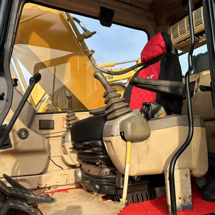 CAT320CL 20 Ton Used Japan Crawler Excavator Durable - Image 4