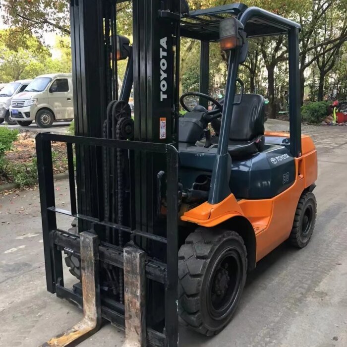 Toyota 50 5 Ton Forklift 4.5m Three Gantry Hot Sale - Image 2