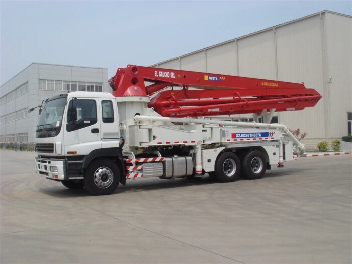 HB39V 39m Truck-Mounted Concrete Boom Pump Good Price - Image 3