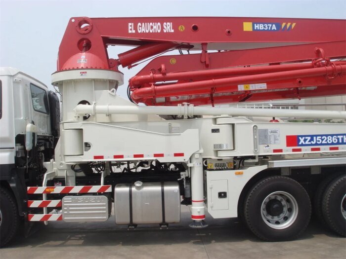 HB39V 39m Truck-Mounted Concrete Boom Pump Good Price - Image 5
