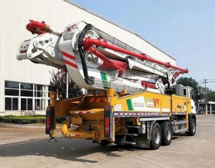 China 43m 290kw HB43V HB37V Truck Mounted Concrete Pump in Stock - Image 4