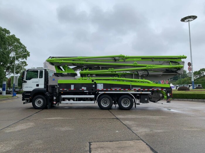 49m 49X-6RZ Truck-Mounted Concrete Pump Cheap Price - Image 3