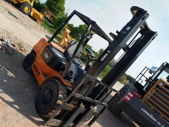 HANGCHA H35 3.5 Ton Used Forklift High Efficient Engine - Image 3