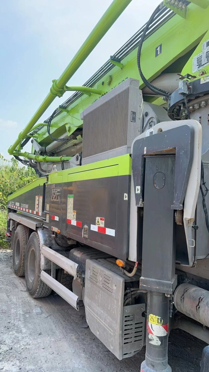 Zoomlion ZLJ5290THBKF 43m 120m/h Concrete Pump Truck - Image 4