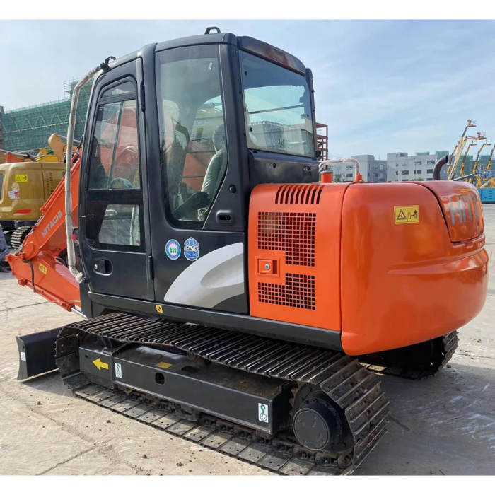 Used Hitachi ZX70 Mini Crawler Excavator for Sale - Image 2