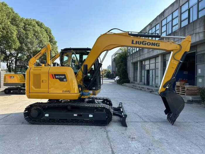 LIUGONG 9075F 7.5T Excavator Yanmar Engine Zero Tail Swing - Image 4
