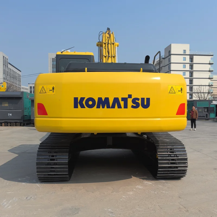 Komatsu PC200 PC220 20T 22t Crawler Excavator - Image 2