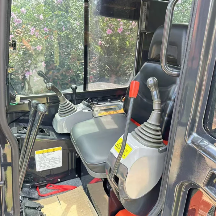 Kubota U35 Mini Excavator High-Performance Interior Tear-Downs - Image 4