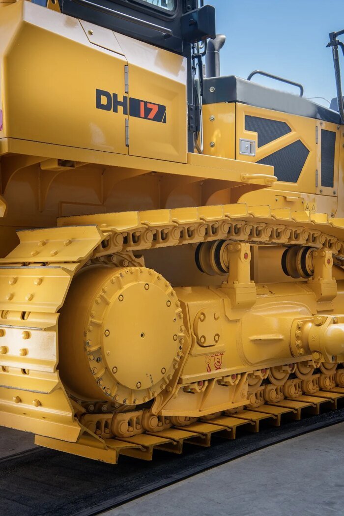 DH17 170HP Full Hydraulic Bulldozer Earthmoving - Image 4