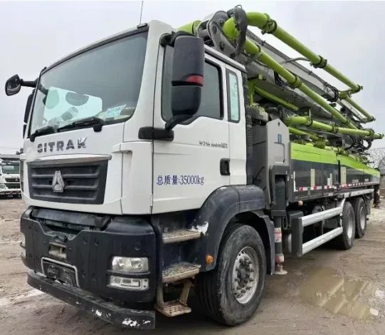 Zoomlion 48.6m Used Concrete Pump Truck Shandeka Chassis Diesel
