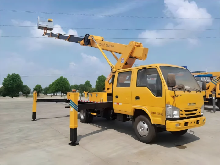 ISUZU 25M Aerial Work Vehicle High Quality Construction Maintenance - Image 4