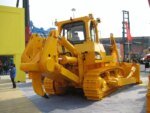 PD320Y-1 Crawler Bulldozer High Performance Earthmoving Machinery - Image 2