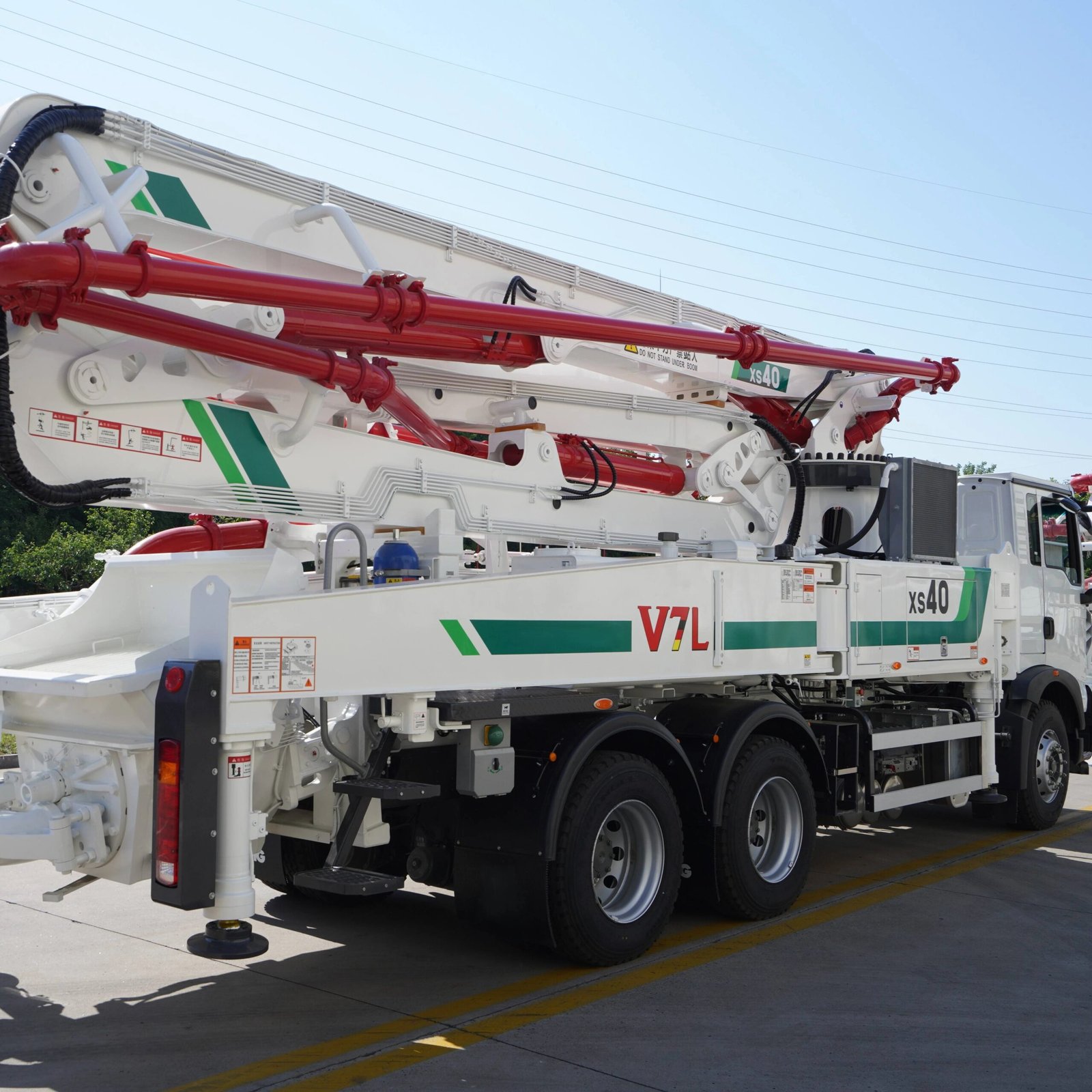 Hce00490e3f2a407280a8575bd7c122d9x XS40 52m Concrete Pump Truck 115m3/h 5-Section Boom - Image 1