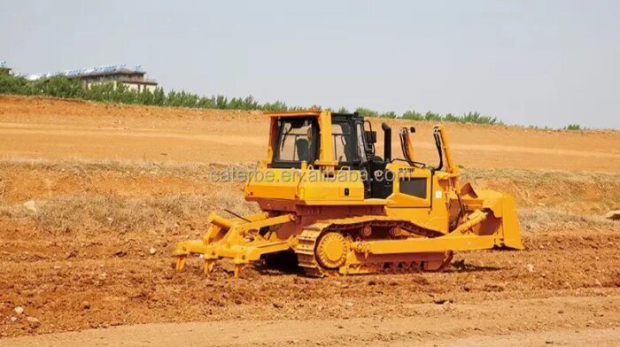 818F Crawler Bulldozer: Heavy Earthmoving Construction Machine - Image 2