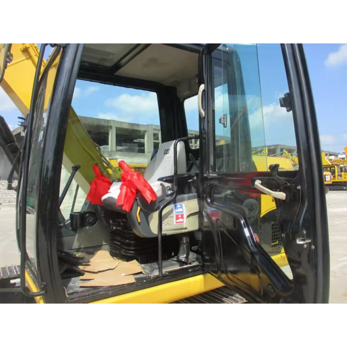 Shantui SE17SR Mini Excavator Zero Tail Swing Rubber Tracks - Image 5