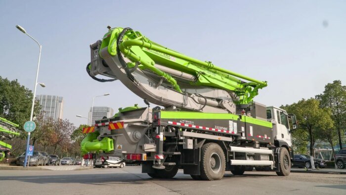 38m Concrete Pump Truck ZLJ5231THBJF 38X-5RZ Full Hydraulic Boom - Image 6