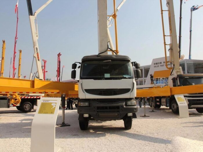 37m 370C-10 Truck-Mounted Concrete Pump Energy-saving Hot Sell - Image 2